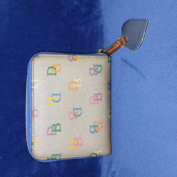 Dooney & Bourke Vintage Rainbow Zip Around Chunky Wallet - Picture 4 of 13